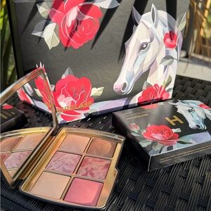 Hourglass Ambient Lighting Edit Unlocked Horse Palette NEW Full Set / Gift Box